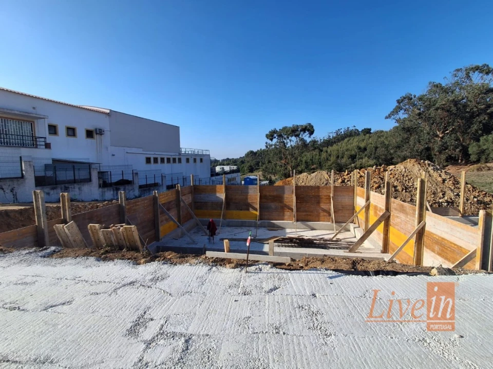 Moradia T3 para Venda em Igreja Nova e Cheleiros Foto 27