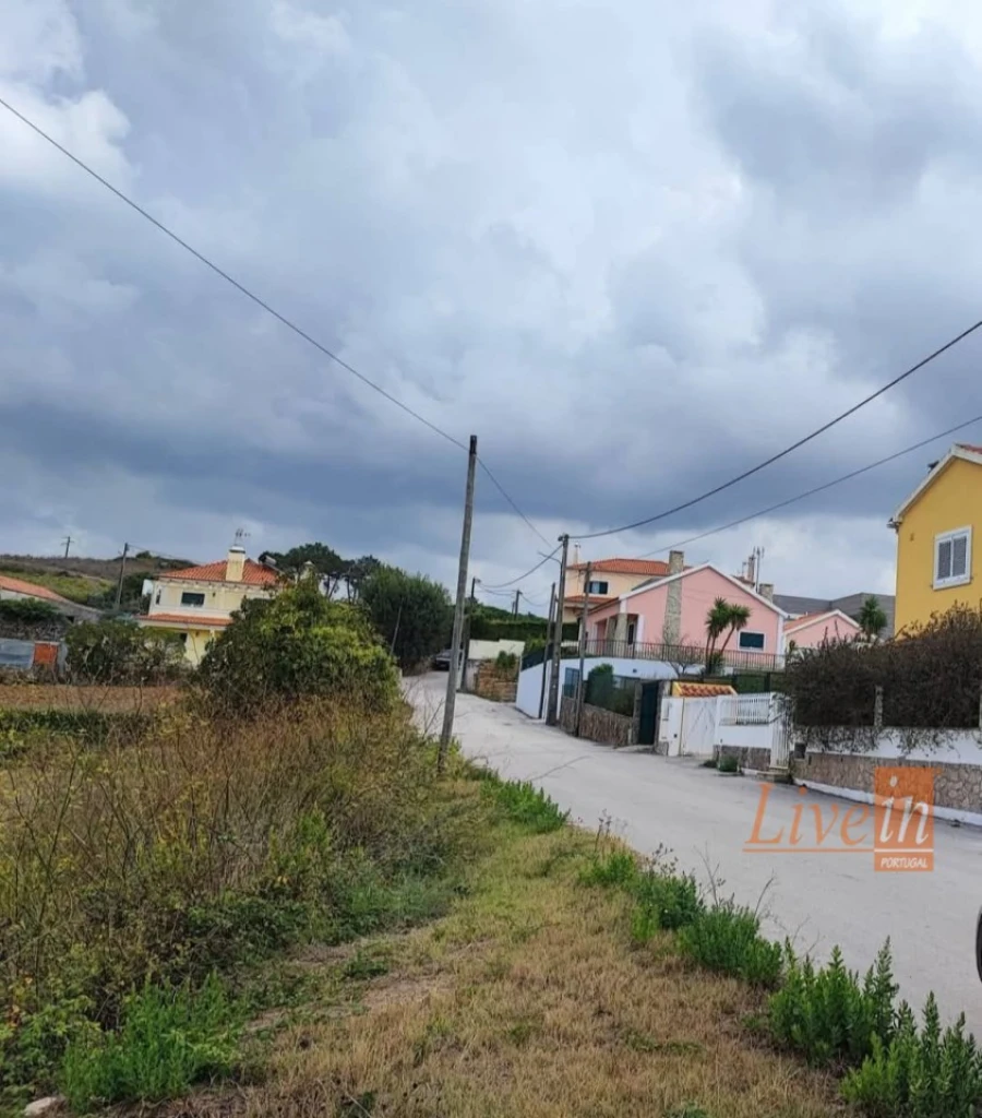 Moradia T3 para Venda em Igreja Nova e Cheleiros Foto 3