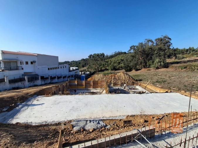 Moradia T3 para Venda em Igreja Nova e Cheleiros Foto 5