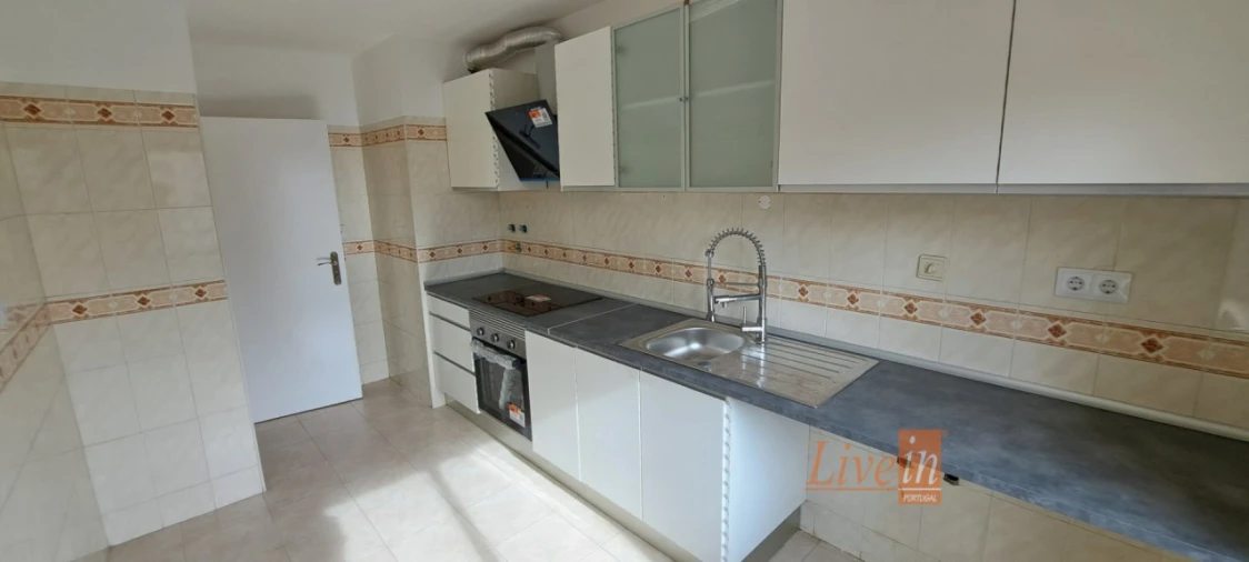 Apartamento T2 para Venda em Algueirão-Mem Martins Foto 2