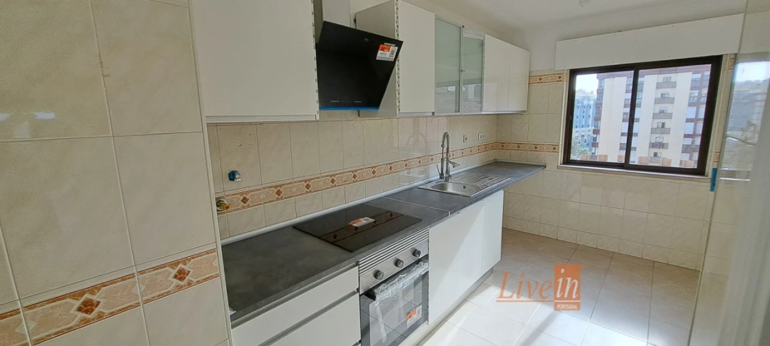 Apartamento T2 para Venda em Algueirão-Mem Martins Foto 3
