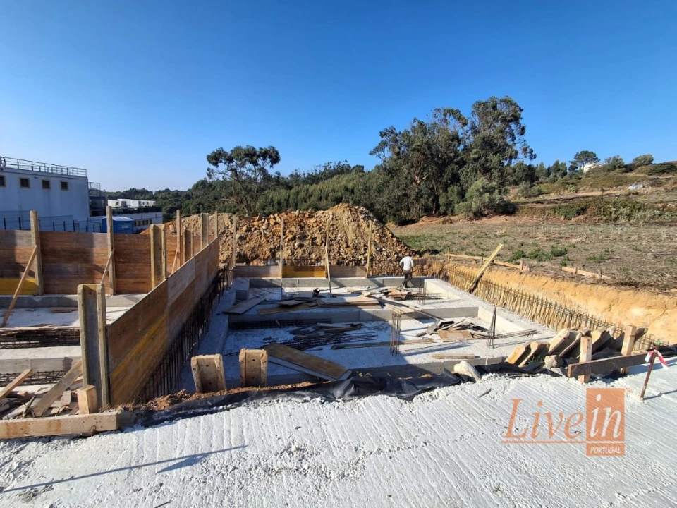 Moradia T3 para Venda em Igreja Nova e Cheleiros Foto 20