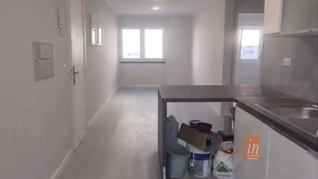 Apartamento T2 para Venda em Benfica Foto 2