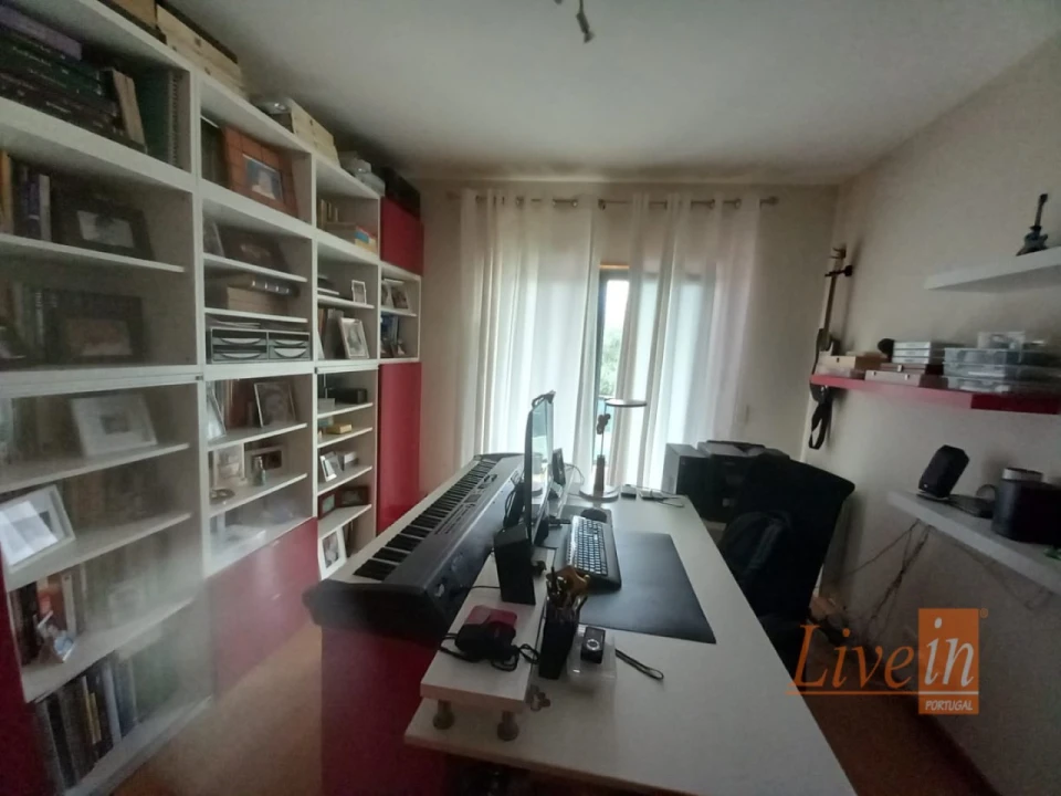 Apartamento T5 para Venda em Lumiar Foto 32