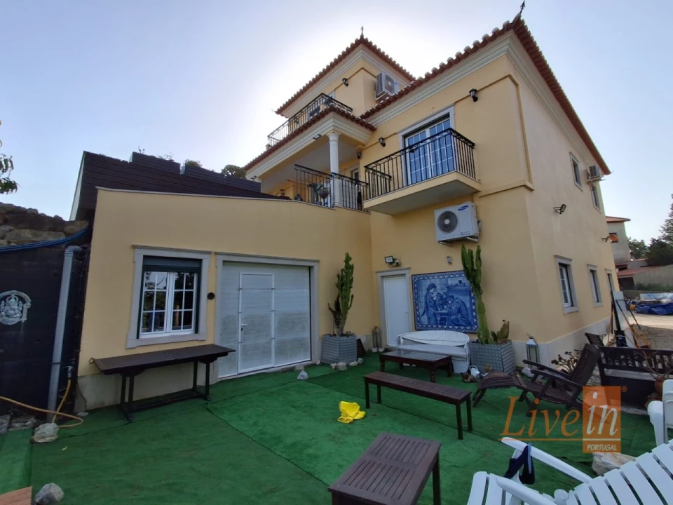 Moradia T5 para Venda em Santo Isidoro Foto 3