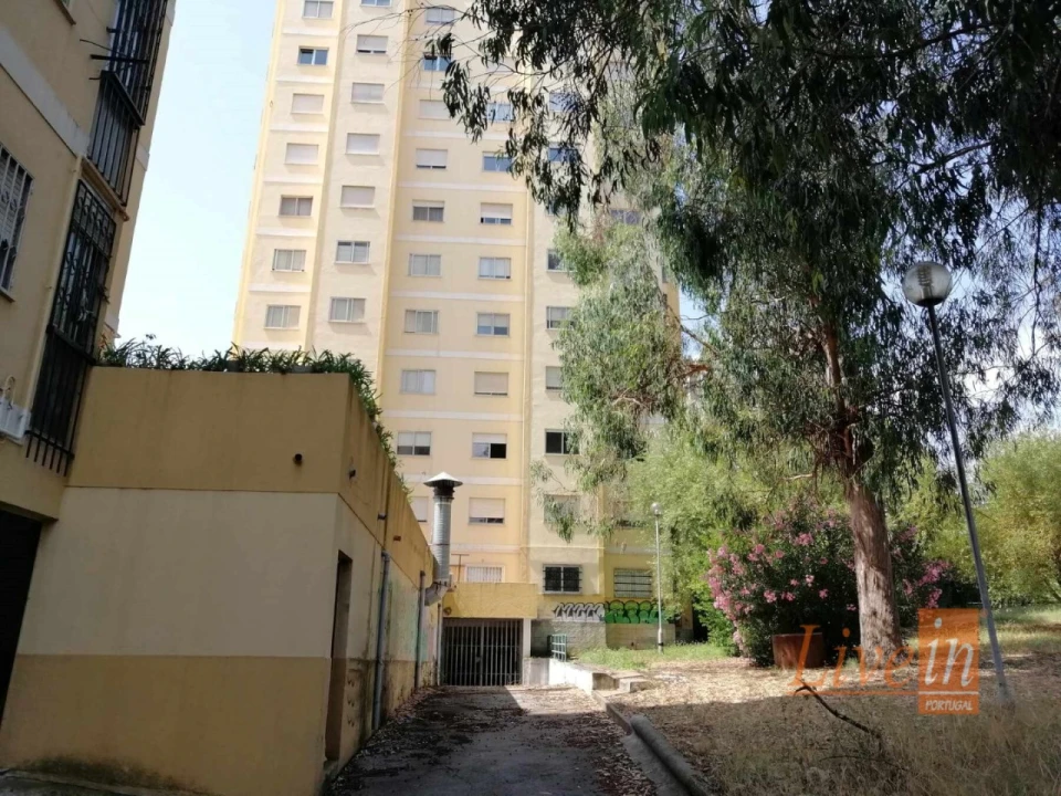 Garagem para Venda em Odivelas Foto 2