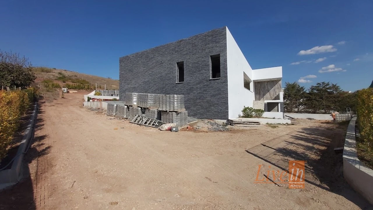 Quinta T4 para Venda em Azueira e Sobral da Abelheira Foto 3