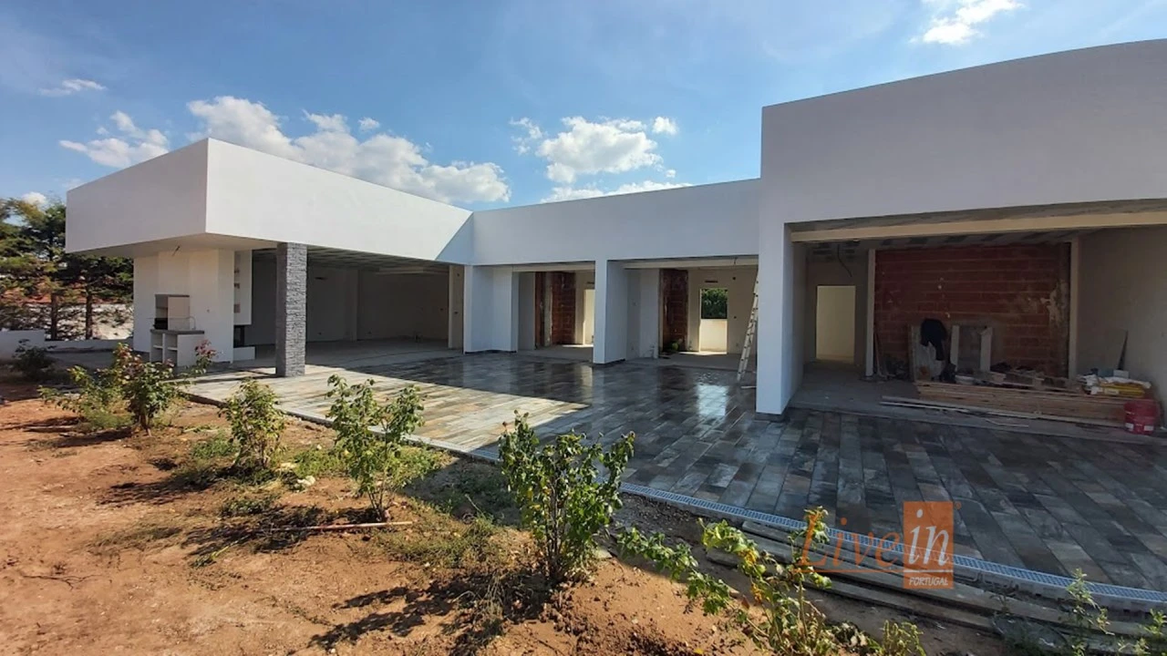 Quinta T4 para Venda em Azueira e Sobral da Abelheira Foto 16