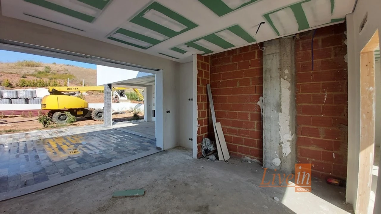 Quinta T4 para Venda em Azueira e Sobral da Abelheira Foto 18