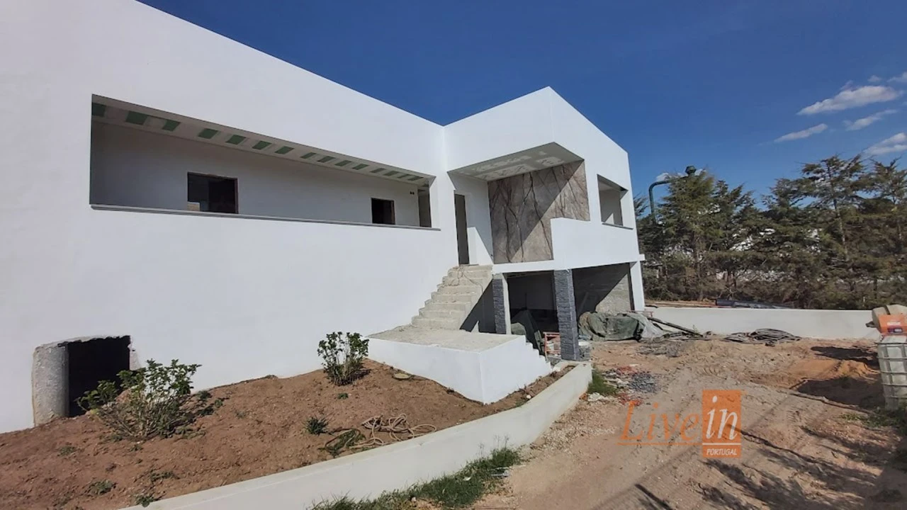 Quinta T4 para Venda em Azueira e Sobral da Abelheira Foto 30