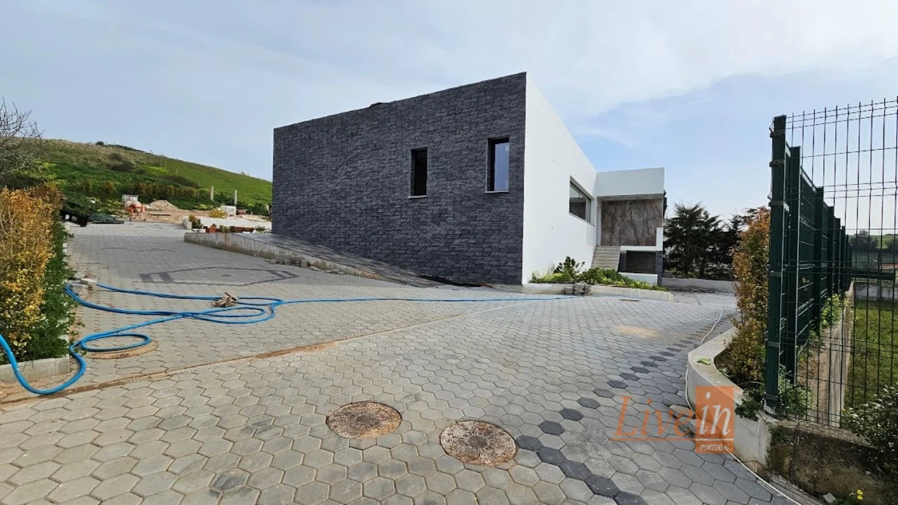 Quinta T4 para Venda em Azueira e Sobral da Abelheira Foto 4