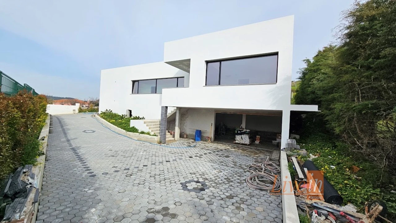 Quinta T4 para Venda em Azueira e Sobral da Abelheira Foto 6