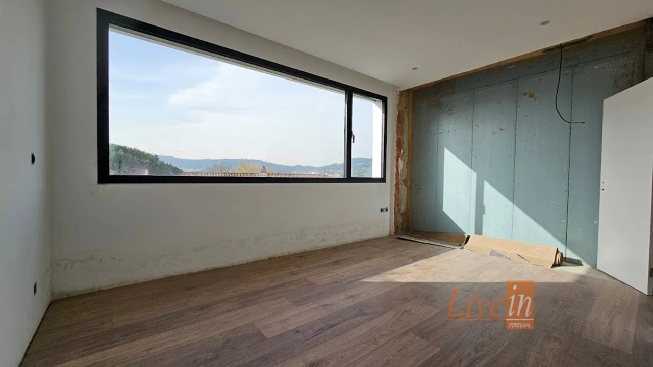 Quinta T4 para Venda em Azueira e Sobral da Abelheira Foto 17