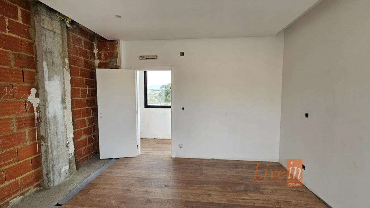 Quinta T4 para Venda em Azueira e Sobral da Abelheira Foto 27