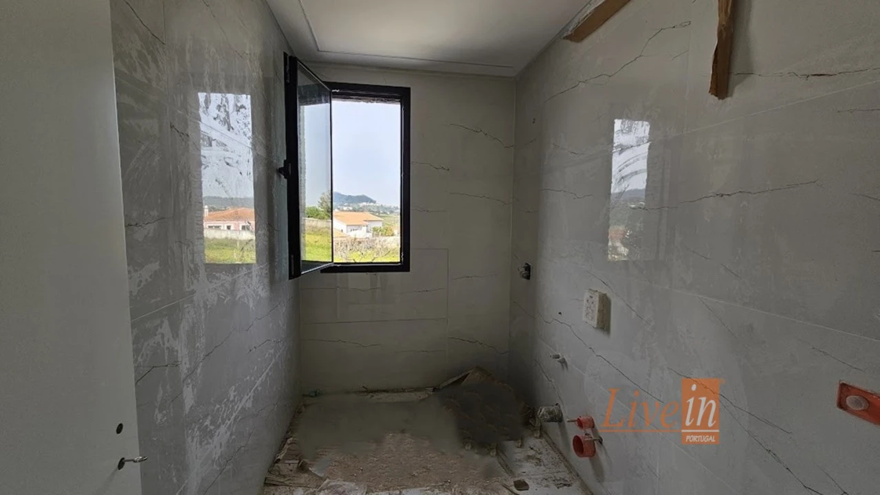 Quinta T4 para Venda em Azueira e Sobral da Abelheira Foto 30