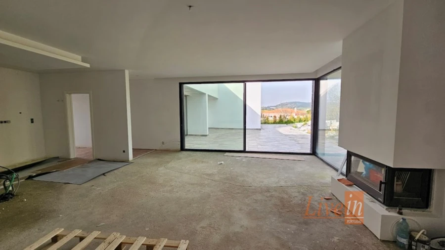 Quinta T4 para Venda em Azueira e Sobral da Abelheira Foto 12