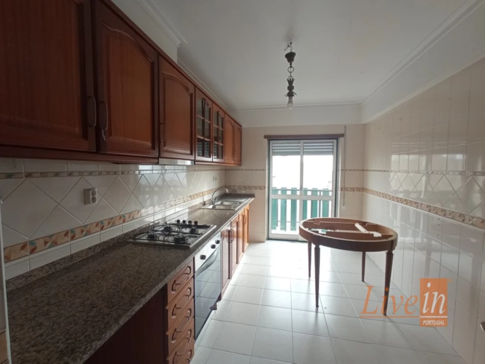 Apartamento T3 para Venda em Carregado e Cadafais Foto 4