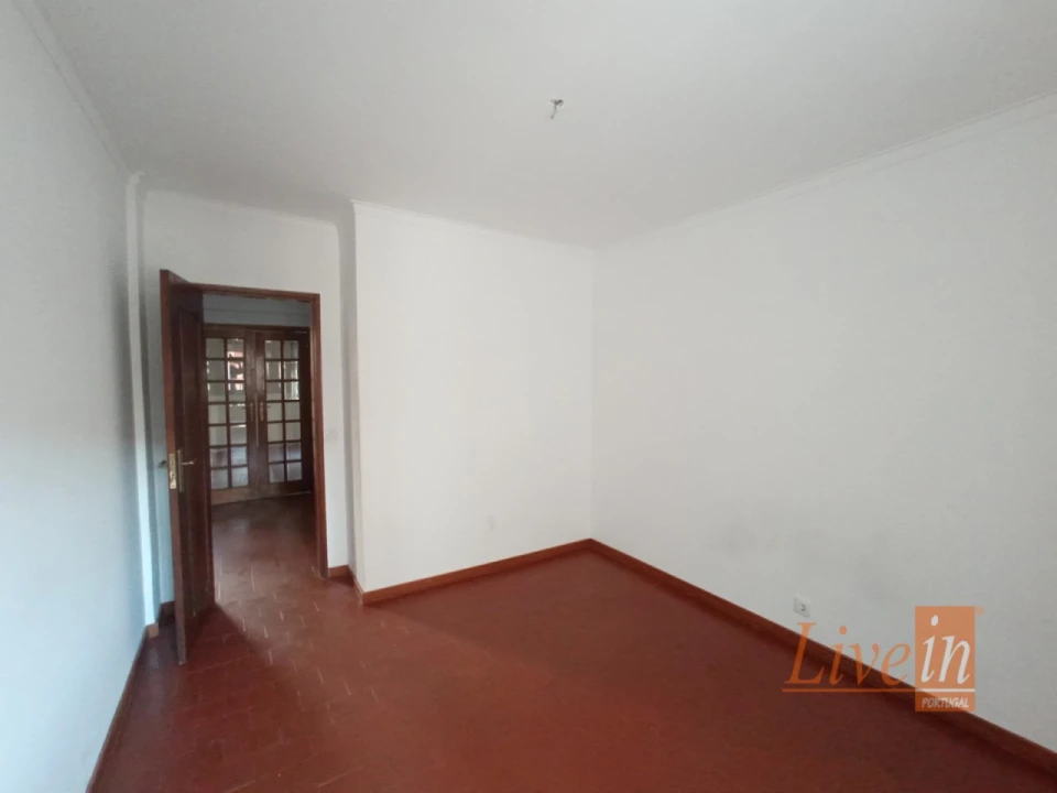 Apartamento T3 para Venda em Carregado e Cadafais Foto 13