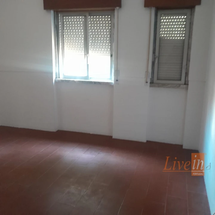 Apartamento T3 para Venda em Carregado e Cadafais Foto 17