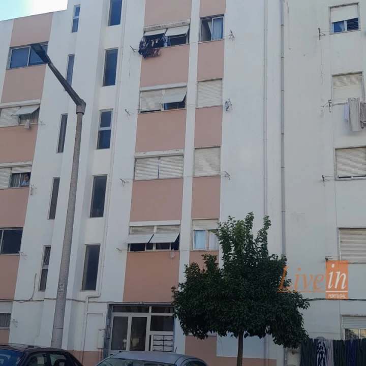 Apartamento T3 para Venda em Carregado e Cadafais Foto 26