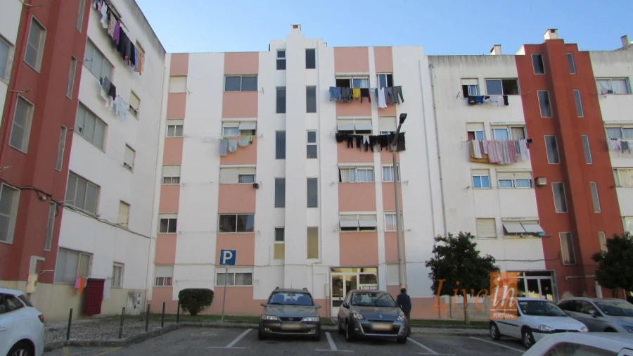 Apartamento T3 para Venda em Carregado e Cadafais Foto 1