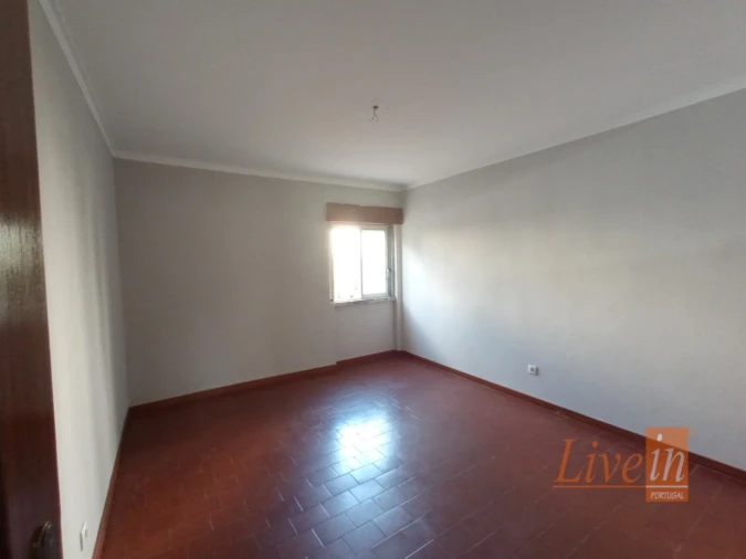 Apartamento T3 para Venda em Carregado e Cadafais Foto 9