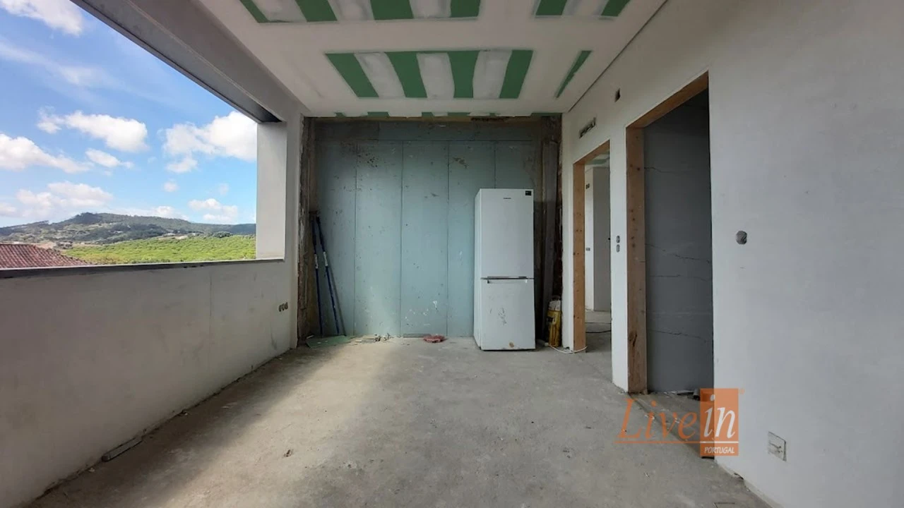 Moradia T4 para Venda em Azueira e Sobral da Abelheira Foto 19