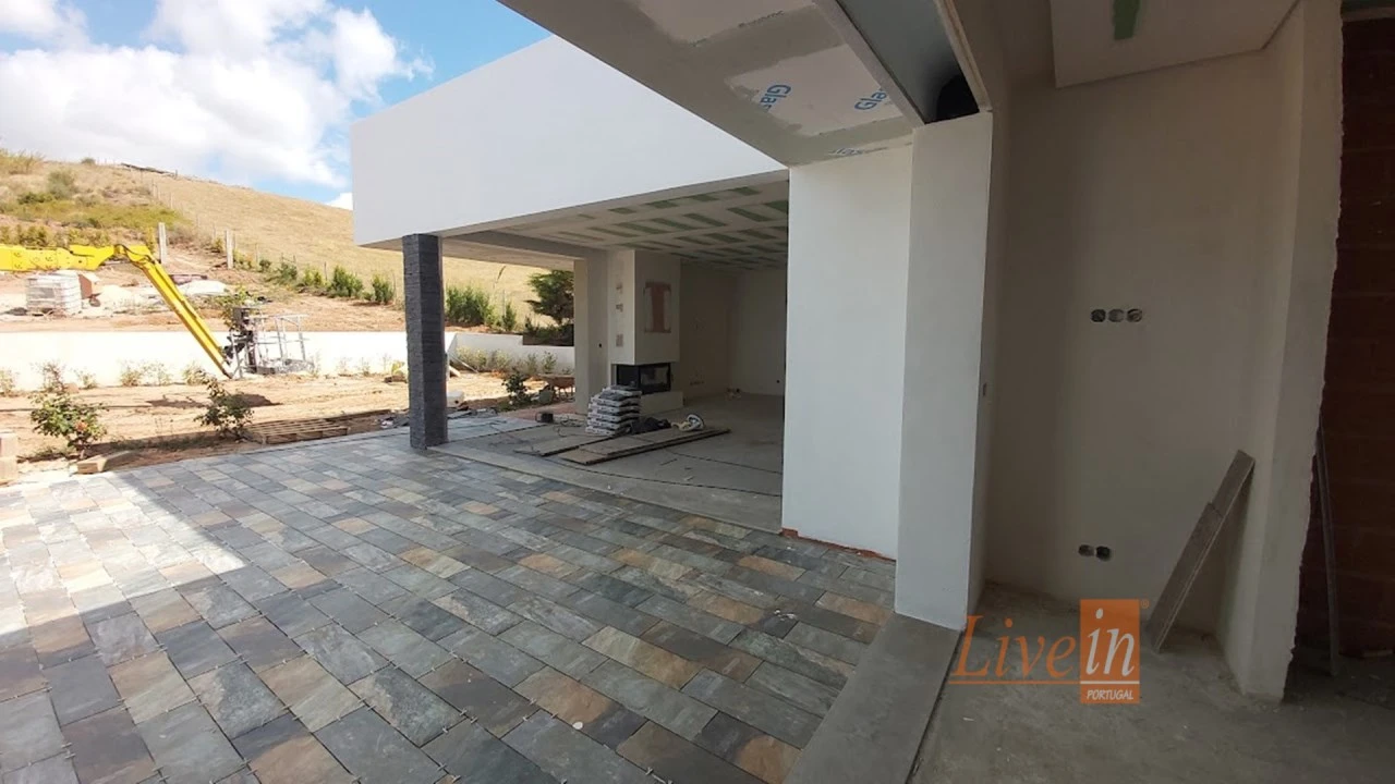 Moradia T4 para Venda em Azueira e Sobral da Abelheira Foto 24