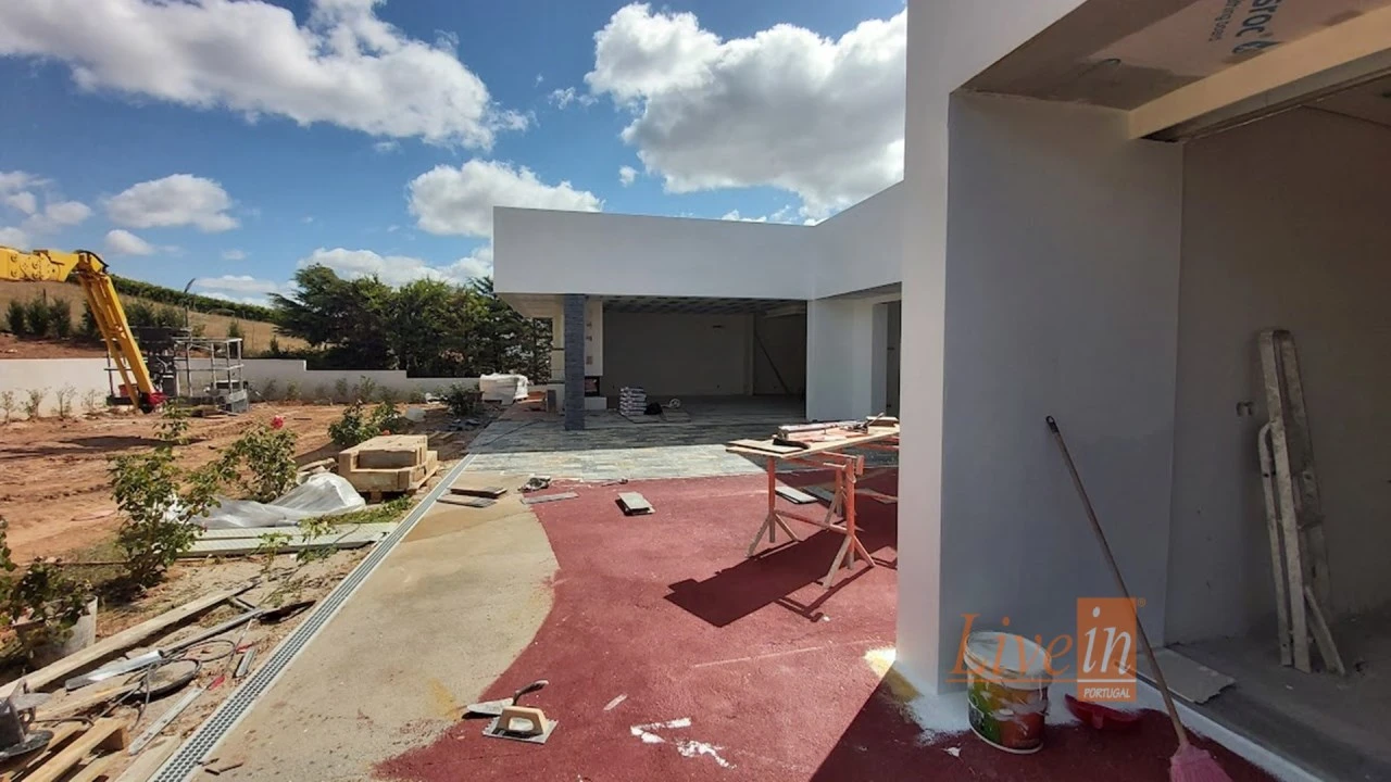 Moradia T4 para Venda em Azueira e Sobral da Abelheira Foto 37