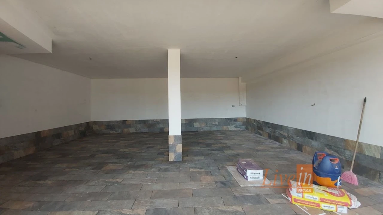 Moradia T4 para Venda em Azueira e Sobral da Abelheira Foto 38