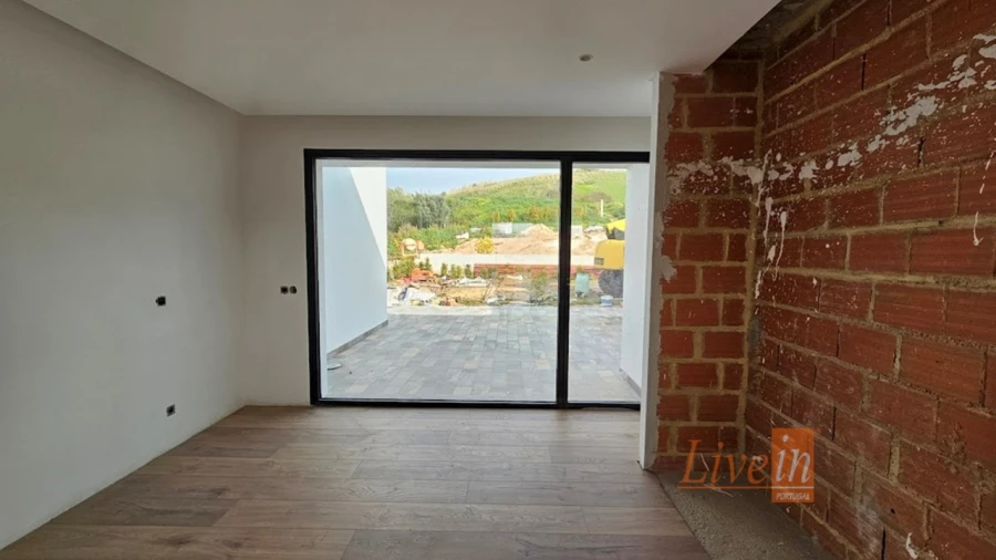 Moradia T4 para Venda em Azueira e Sobral da Abelheira Foto 23