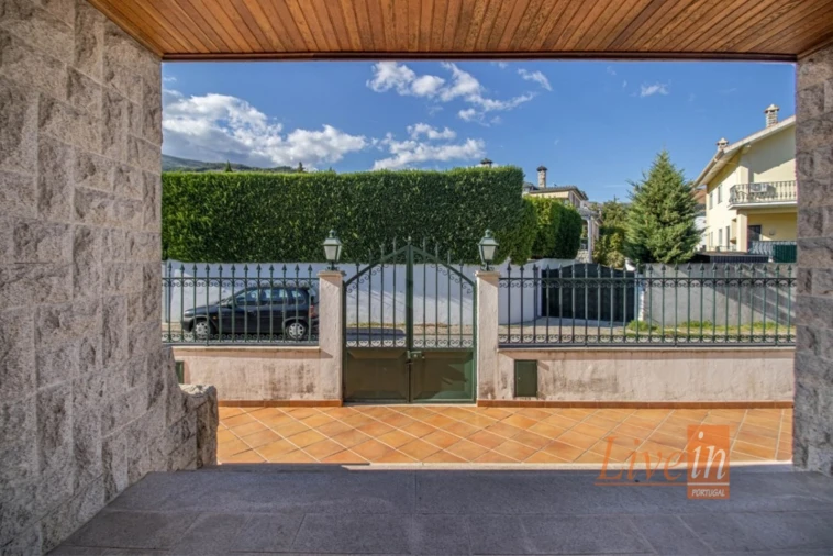 Moradia T5 para Venda em Boidobra Foto 3