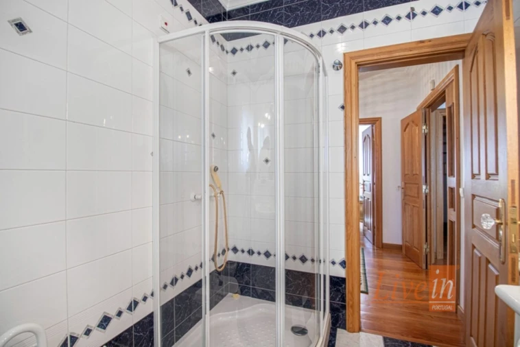 Moradia T5 para Venda em Boidobra Foto 16