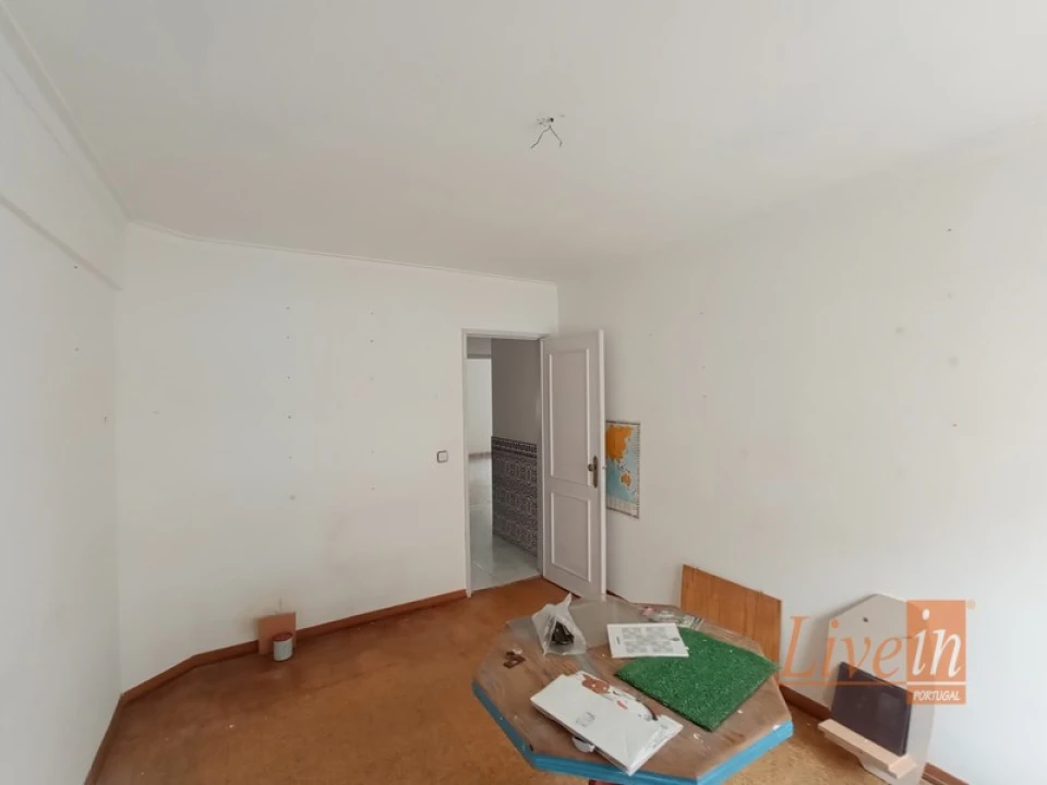 Apartamento T2 para Venda em Carregado e Cadafais Foto 12