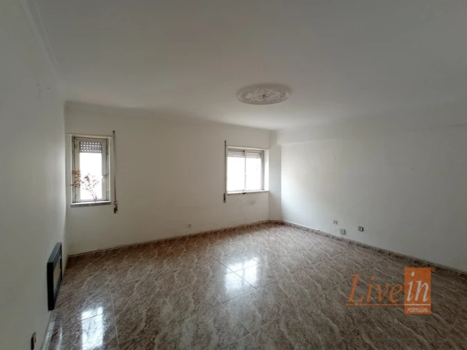 Apartamento T2 para Venda em Carregado e Cadafais Foto 8
