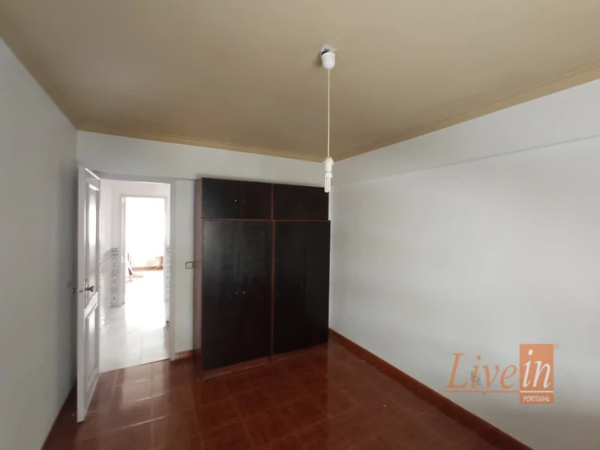 Apartamento T2 para Venda em Carregado e Cadafais Foto 11