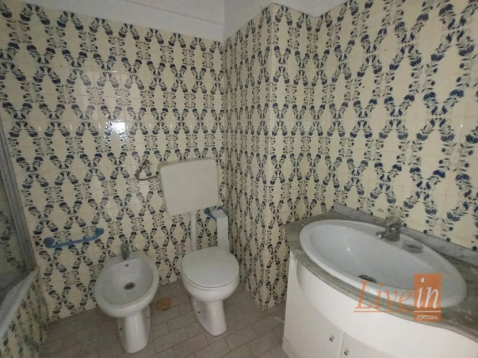 Apartamento T2 para Venda em Carregado e Cadafais Foto 13
