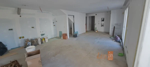 Moradia T2 para Venda em Santa Iria de Azoia, São João da Talha e Bobadela
