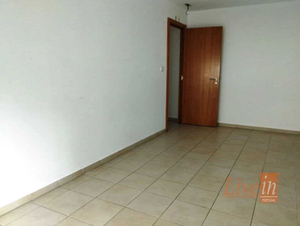 Loja para Venda em Odivelas Foto 13