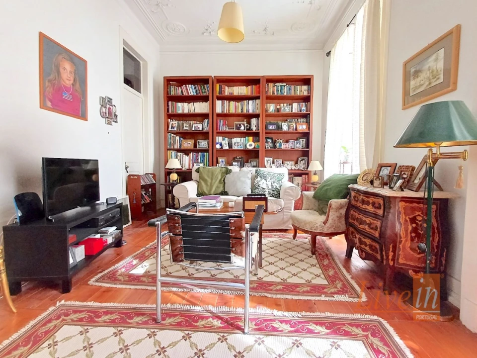 Apartamento T4 para Venda em Campo de Ourique Foto 2