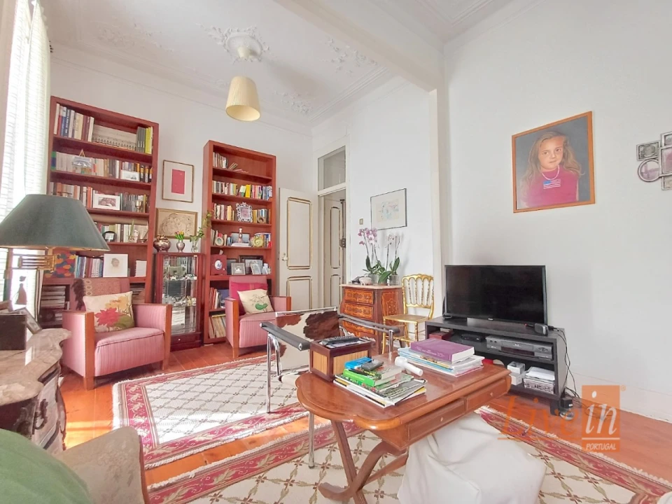 Apartamento T4 para Venda em Campo de Ourique Foto 3