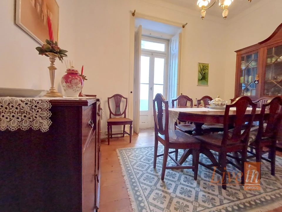 Apartamento T4 para Venda em Campo de Ourique Foto 6