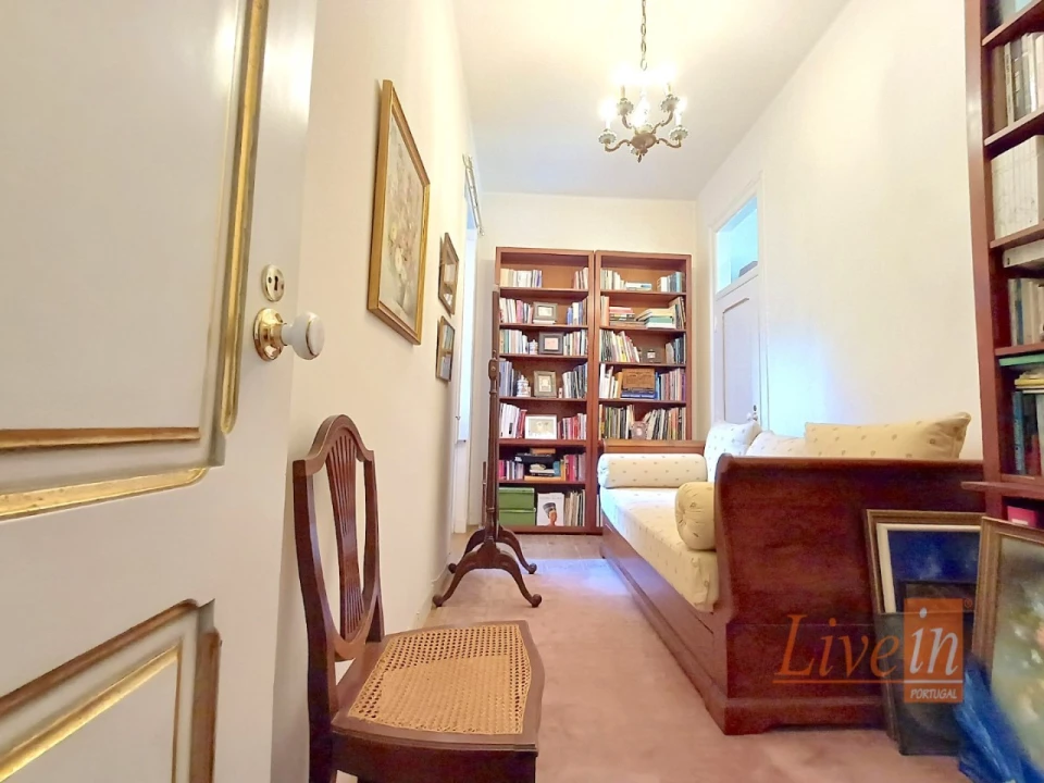 Apartamento T4 para Venda em Campo de Ourique Foto 8