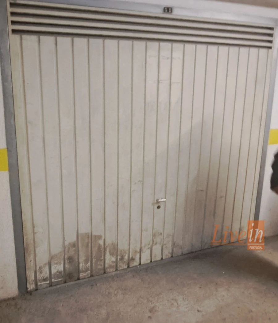 Garagem para Arrendamento em Rio de Mouro Foto 3