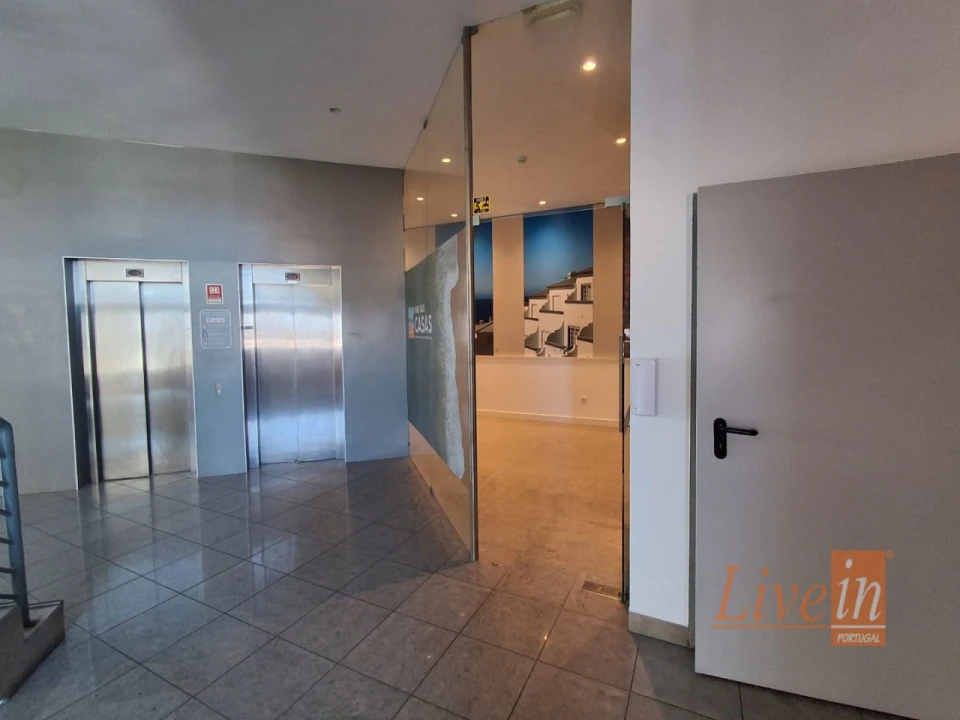 Loja para Arrendamento em Ericeira Foto 4