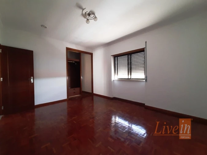 Moradia T3 para Arrendamento em Carvoeira Foto 15