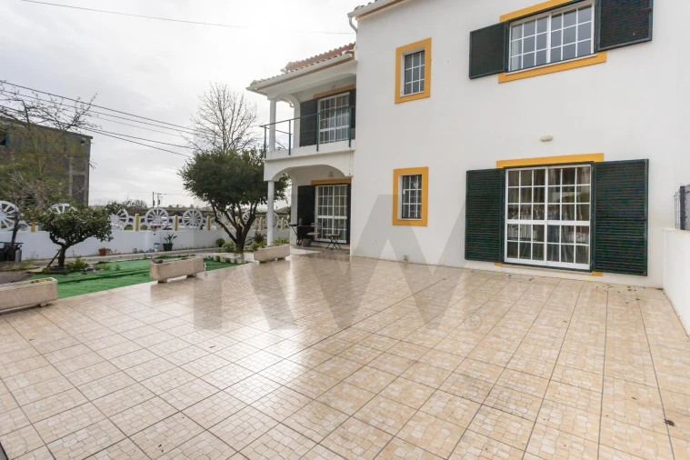 Moradia T4 para Venda em Moita Foto 50