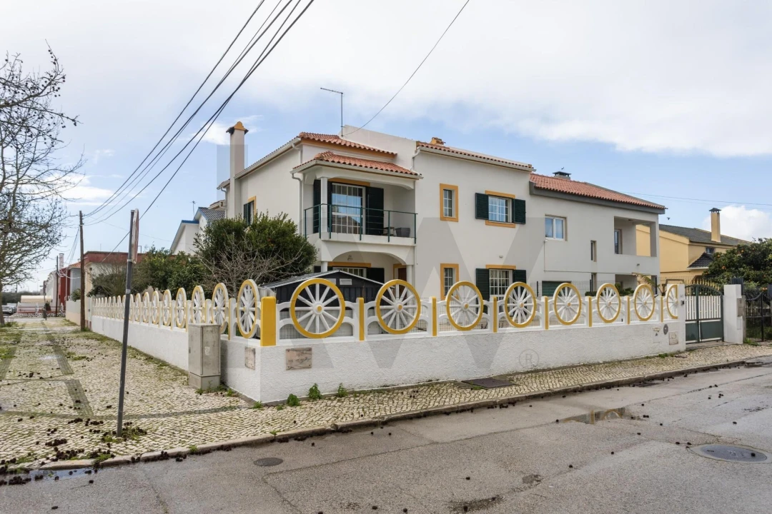 Moradia T4 para Venda em Moita Foto 59