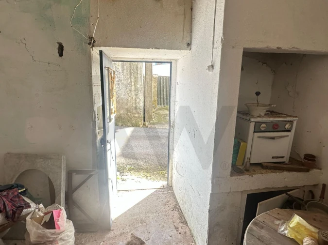 Moradia T2 para Venda em Fanhões Foto 6