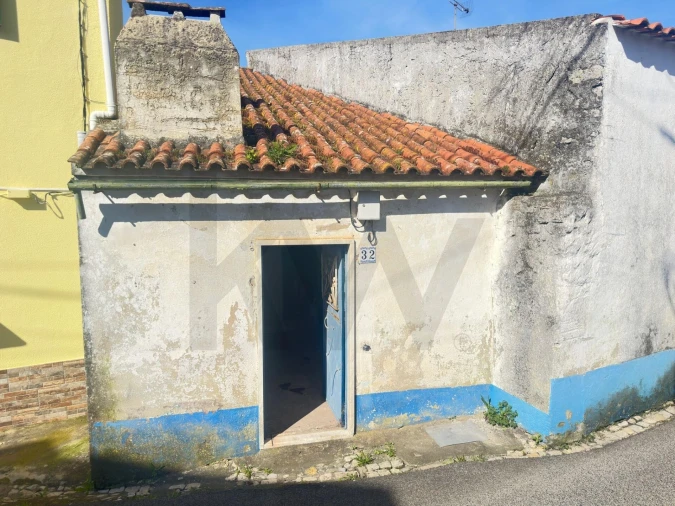 Moradia T2 para Venda em Fanhões Foto 1